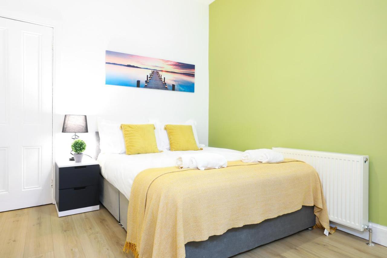 Stunning Modern 3 Bedroom Apartment เอดินบะระ ภายนอก รูปภาพ