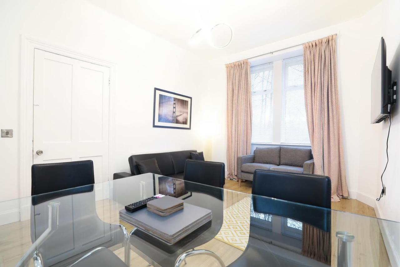 Stunning Modern 3 Bedroom Apartment เอดินบะระ ภายนอก รูปภาพ