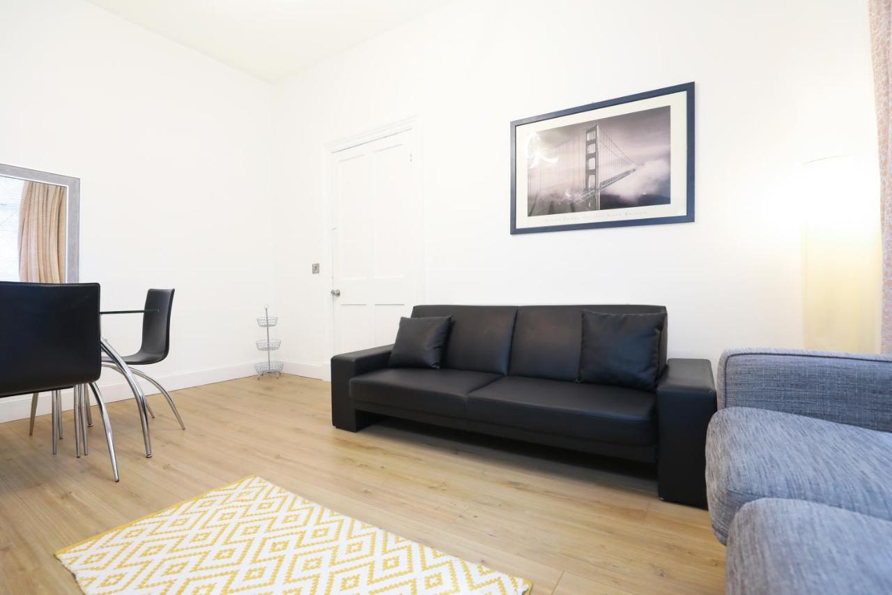 Stunning Modern 3 Bedroom Apartment เอดินบะระ ภายนอก รูปภาพ